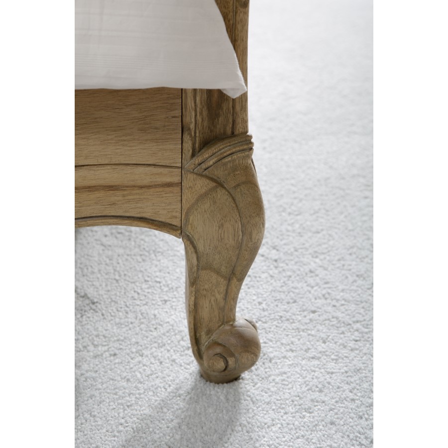 Gallery Chic Weathered 5' Kingsize Bed With Natural Cotton Linen