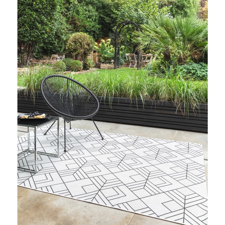 Patio Indoor/Outdoor Black & White Geometric Rug 200x290cm