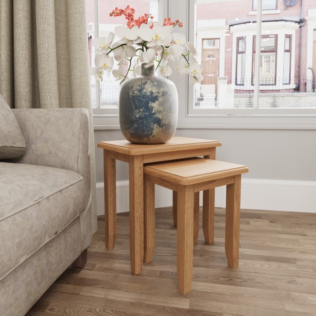 Bourton Set of 2 Side Tables in Solid Oak - Square