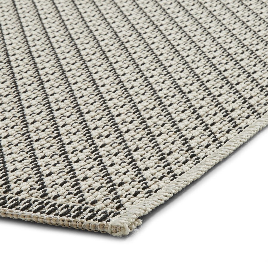 Stitch Indoor/Outdoor Ivory & Black Rug - 160x220cm