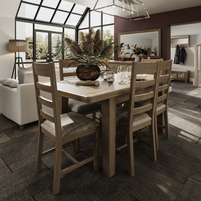 Solid Oak Extendable Dining Table 4-6 seater