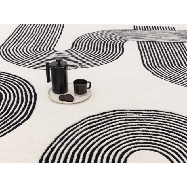 Large Retro Geometric Black & Cream Rug with Abstract Lines - 300 x 200 cm - Arches - Matrix