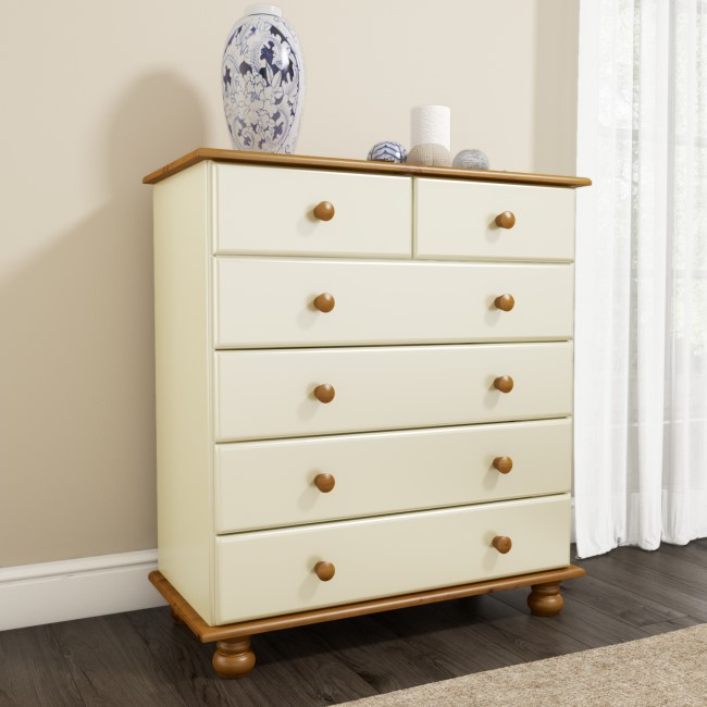 GRADE A1 - Hamilton 2+4 Chest of Drawers in Cream and Pine