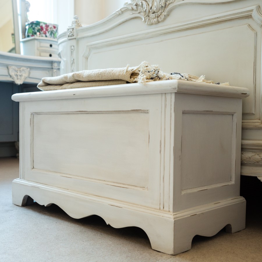 Sebago Blanket Box in Stone White