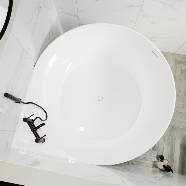 Freestanding Round Corner Bath 1250 x 1250mm - Malta