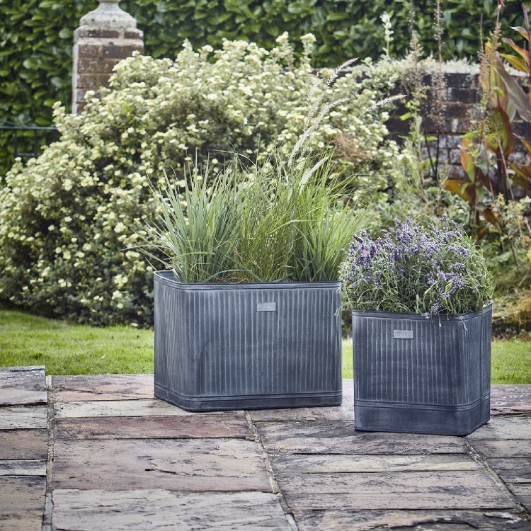 Metal Square Outdoor Planter Hampton - Ivyline 