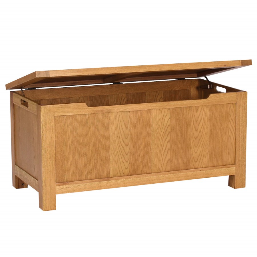 GRADE A3 - Rustic Saxon Oak Blanket Box
