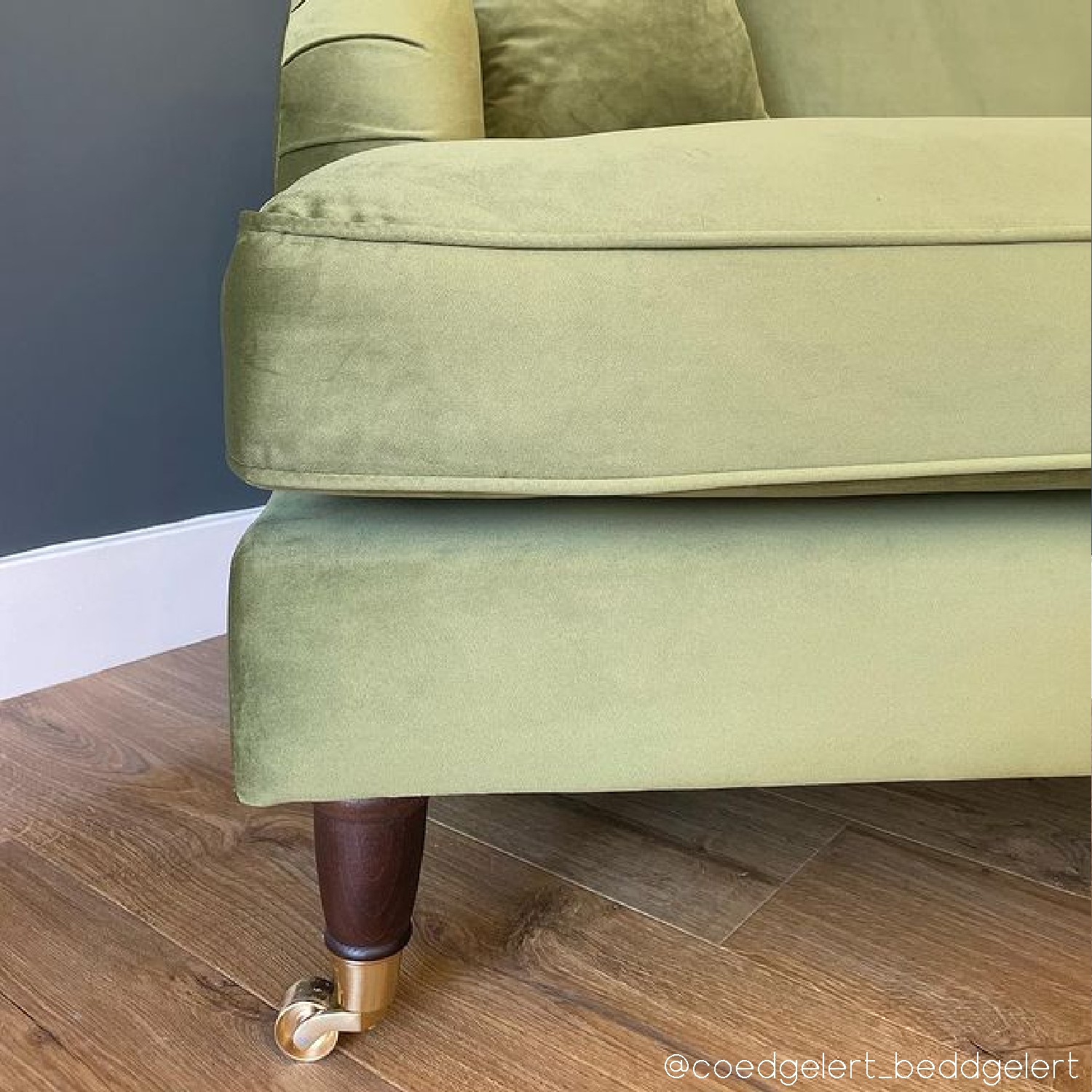 GRADE A2 - 4 Seater Right Hand Facing L Shaped Sofa in Olive Green ...