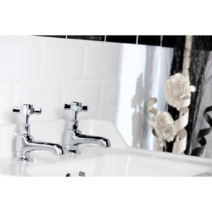 Elod Pair of Traditional Basin Pillar Taps