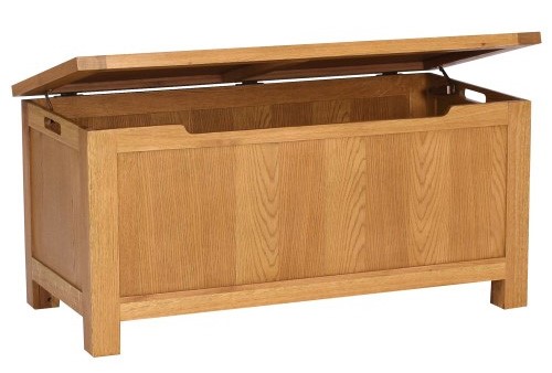 Saxon blanket box