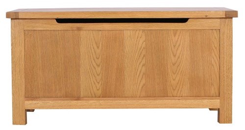 Saxon blanket box
